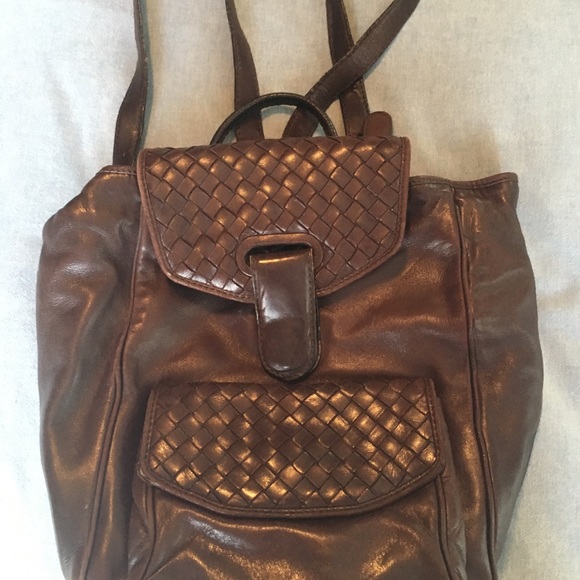SMALL INTRECCIATO 41 BACKPACK IN BLACK CALFSKIN